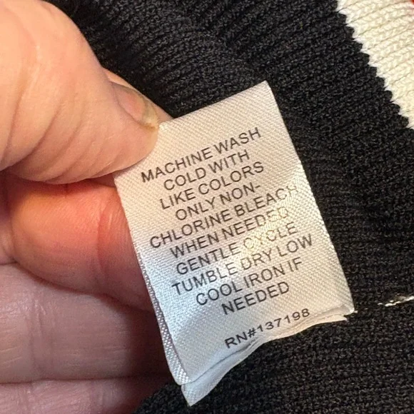 Anthropologie Moelleux cutout long sleeve top medium black red long sleeve - Picture 9 of 11